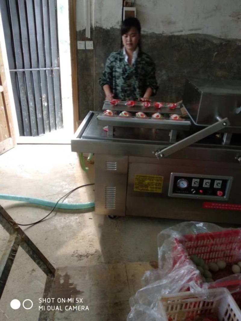 真空咸鸭蛋热，盐味适中，口感好，个个流油，65克以上的