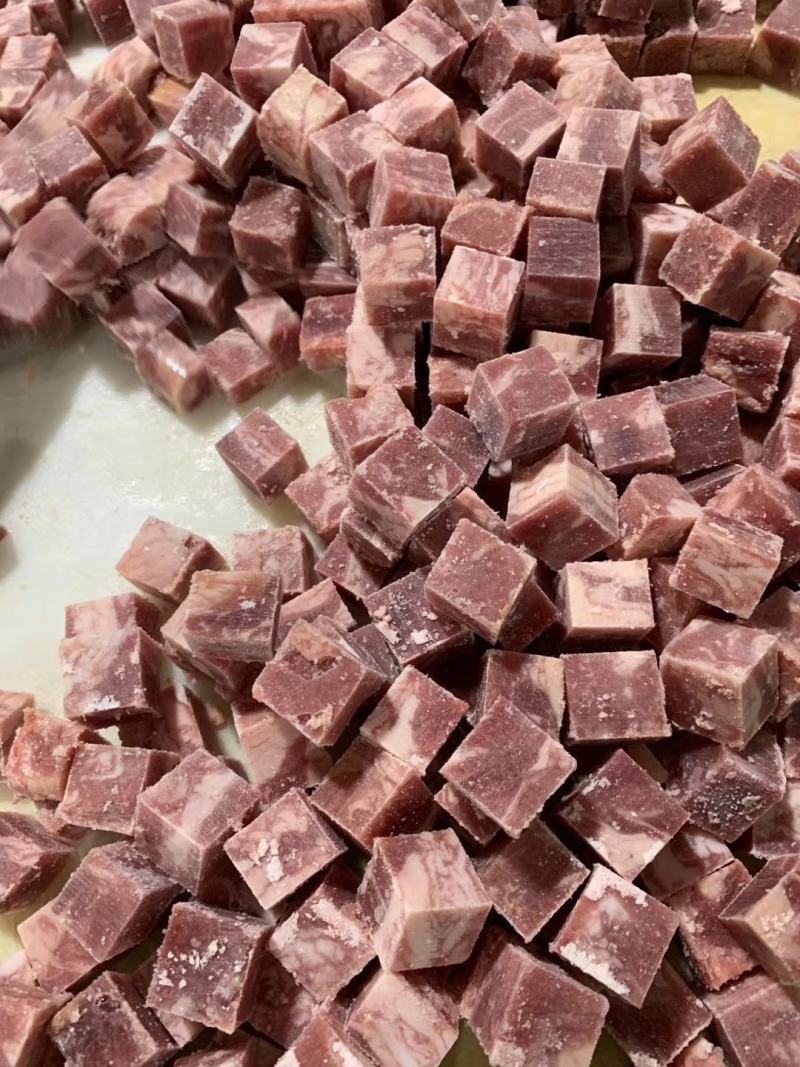 牛肉粒，不散不碎，价格便宜，质量稳定，量大从优