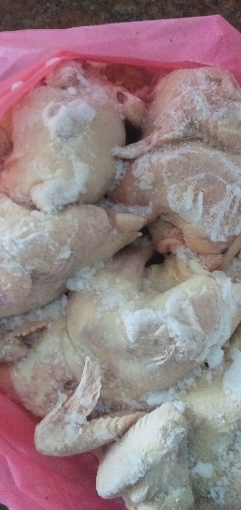 优惠价格鲜冻白条肉鸡