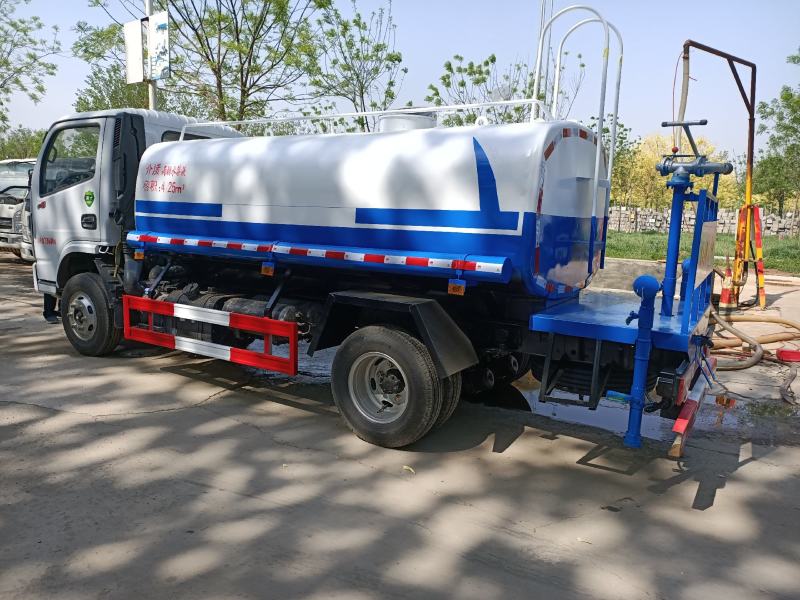 洒水车，二手洒水车，三轮洒水车