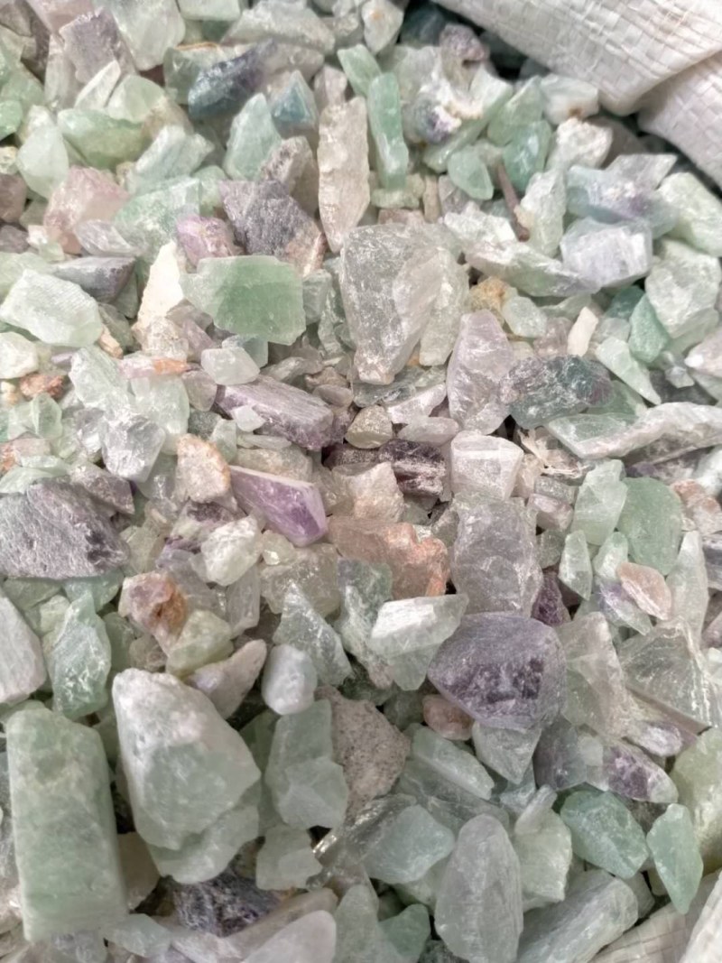 紫石英矿石中药材含量好价格优，整件包邮！