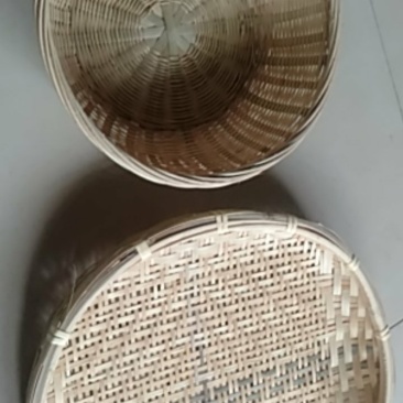 纯手工制作竹筐，竹筛