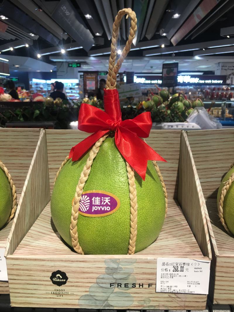 红宝石青柚果品质口感较好，品质优等货源充足