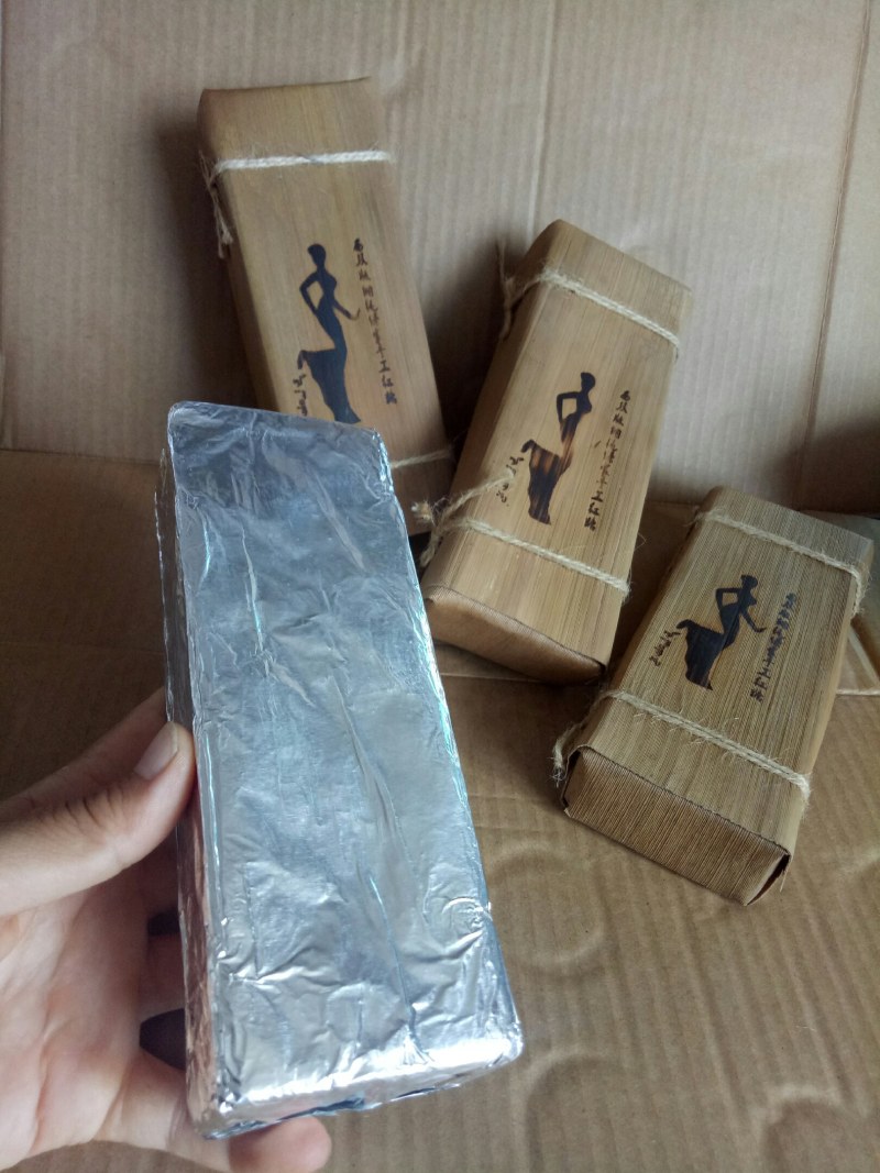 云南傣家原味贡糖500克左右一块精致包装，防潮耐热