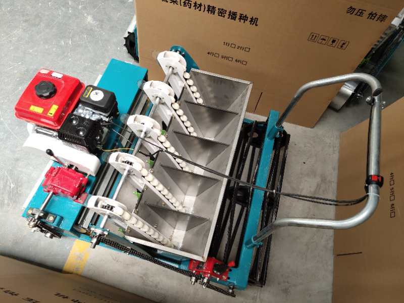 新款农用多行种蒜机小型家用大蒜播种机自走式电动汽油大蒜种