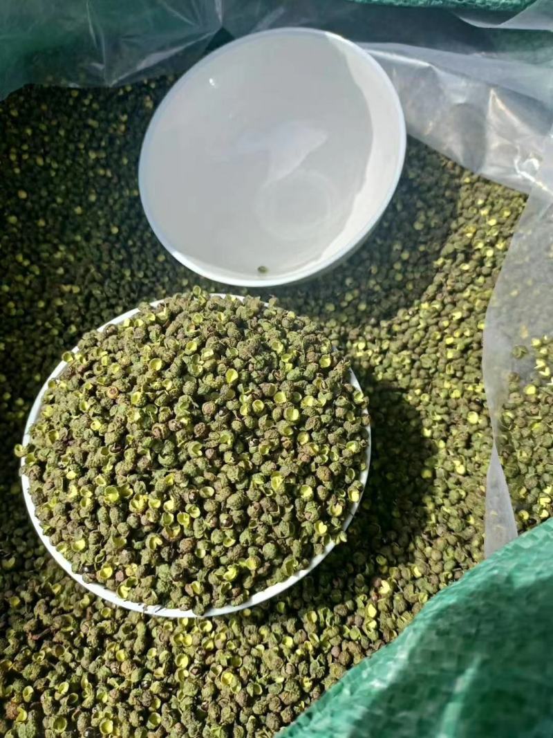 汉源青花椒干青椒地摊10元一碗模式麻味浓