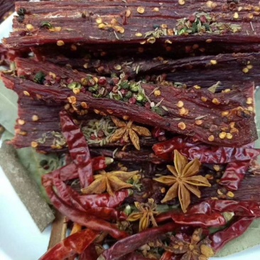 阿坝州正宗风干手撕牦牛肉，有麻辣，青花椒，香辣，五香。