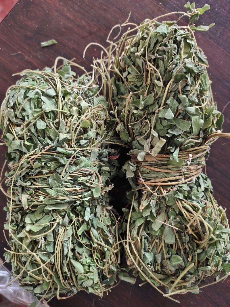 带叶鸡骨草茶小扎捆绑鸡骨草颜色青绿，货源充足