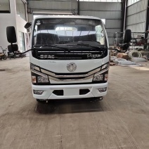 国六东风多利卡五立方洒水车