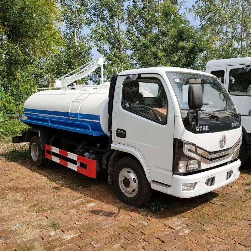国六东风多利卡五立方吸粪车