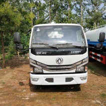 国六东风多利卡五立方吸粪车