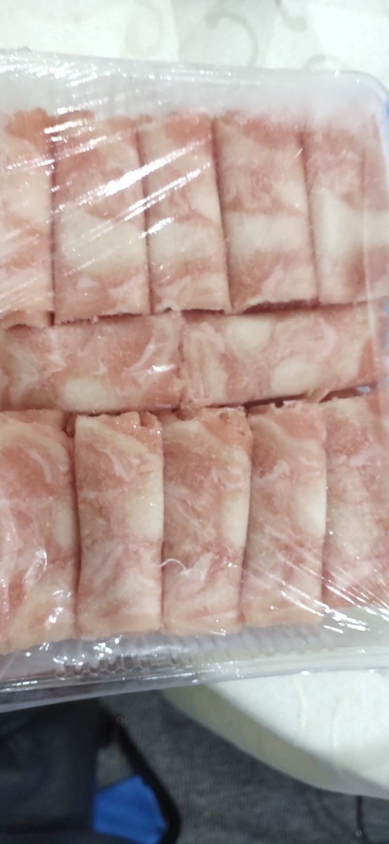 火锅新食材兔肉卷欢迎大家品尝。