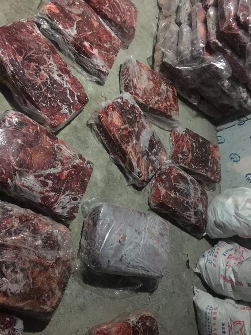阿坝州正宗冻牦牛肉，假一赔十，有需要的老板欢迎咨询