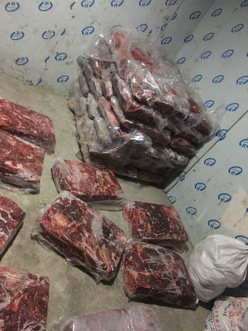 阿坝州正宗冻牦牛肉，假一赔十，有需要的老板欢迎咨询