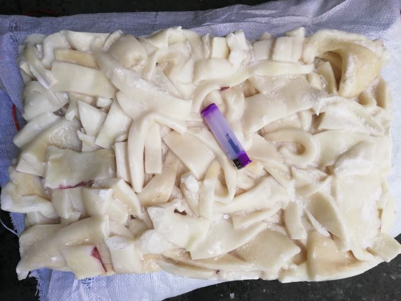 秘鲁去皮碎肉鱿鱼边角料鱿鱼条带皮鱿鱼碎肉