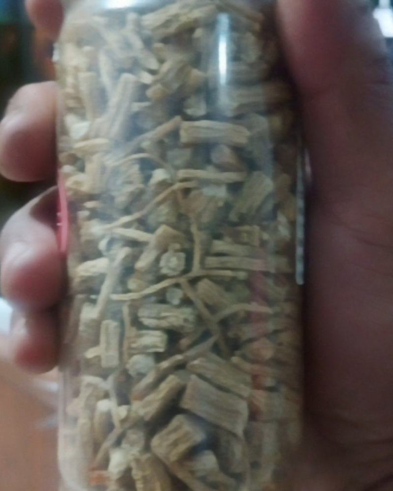 蒲公英根香味儿浓郁。包邮。