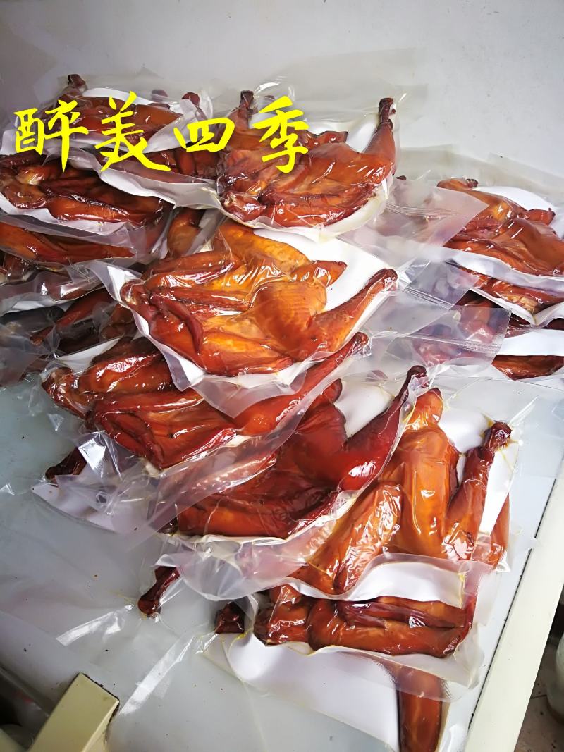 风干鸡厂家直销解冻即食量大价格美丽，三黄/小公鸡都有，