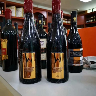 红酒，自助餐酒水供应，价格低品质高，欢迎咨询。