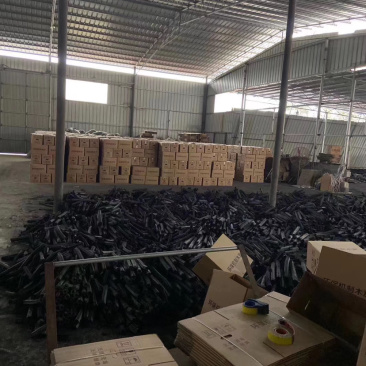 机制木炭，厂家直销，价格实惠，量大更加优惠，欢迎老板咨询