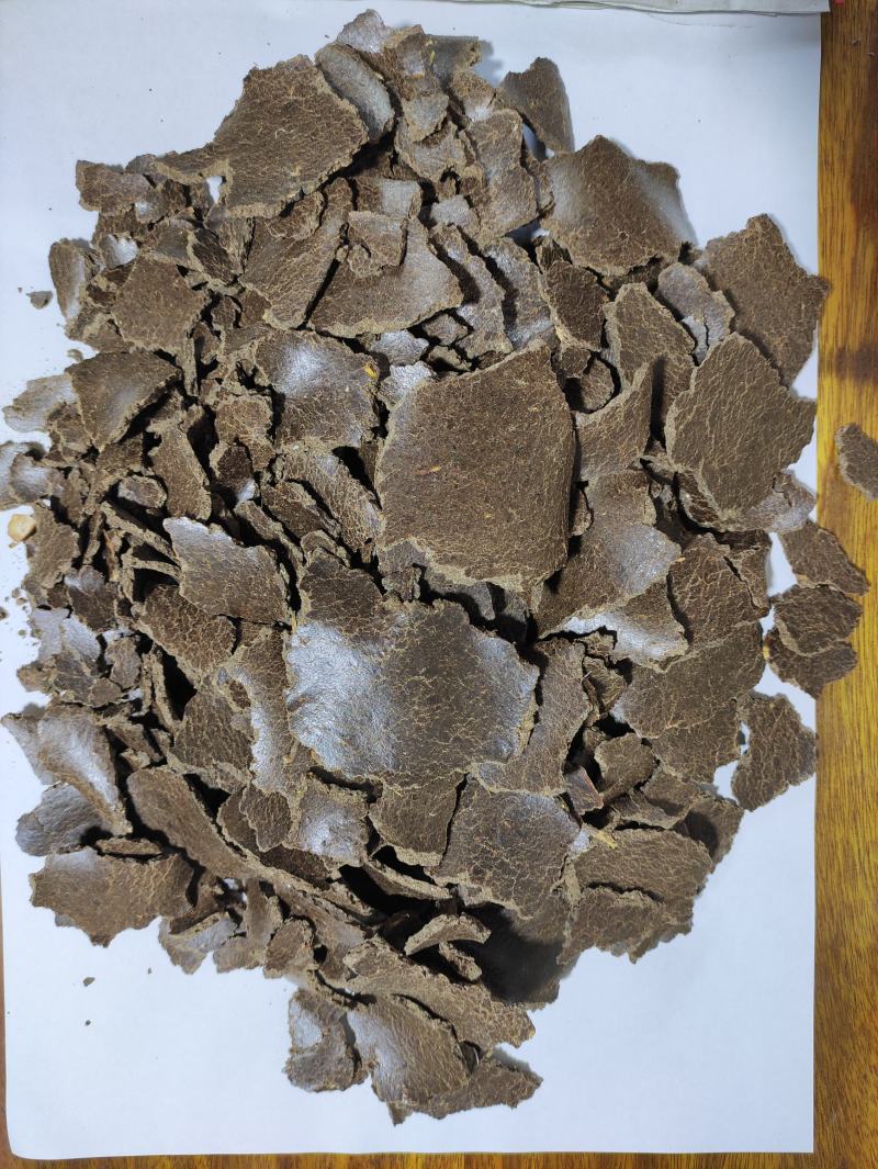 有600吨二级花生饼，粗蛋白含量26，粗脂肪6，