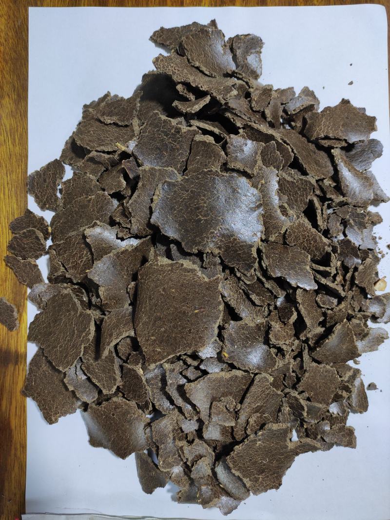 有600吨二级花生饼，粗蛋白含量26，粗脂肪6，
