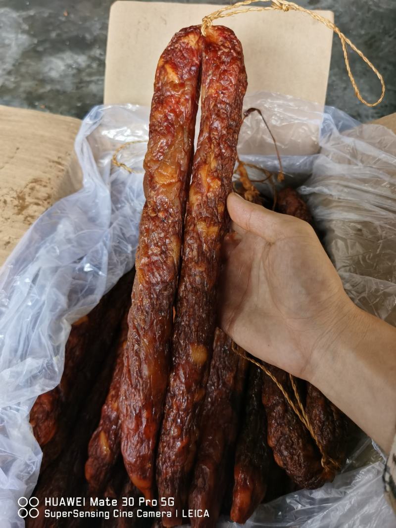 四川香肠川味香肠腊肠麻辣香肠烟熏腊肉香肠烟熏腊肠纯肉香肠