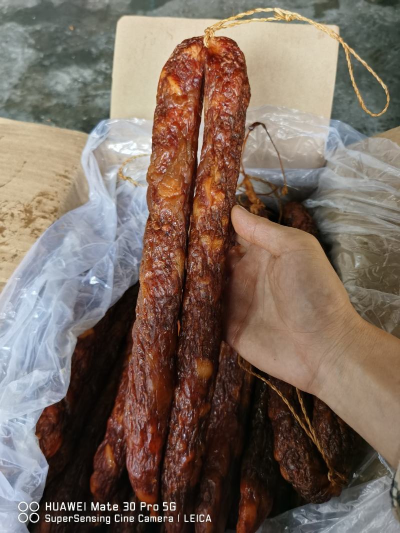 四川香肠川味香肠腊肠麻辣香肠烟熏腊肉香肠烟熏腊肠纯肉香肠