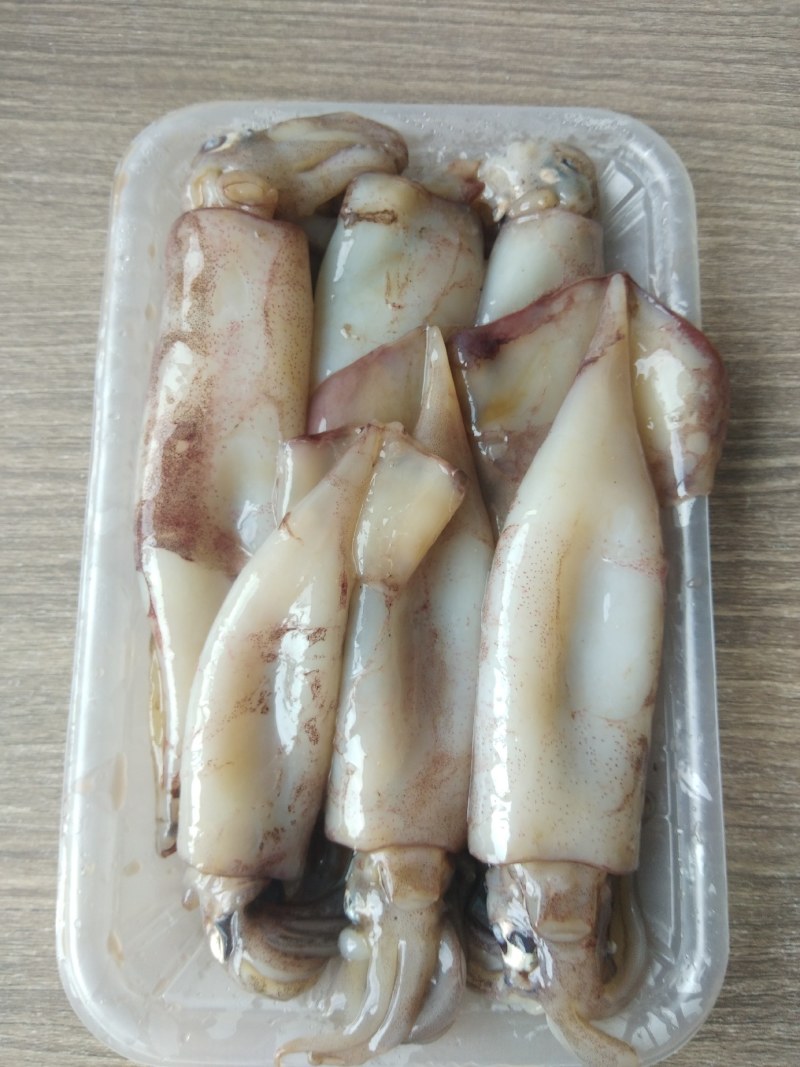 精品小鱿鱼净重450克一盒