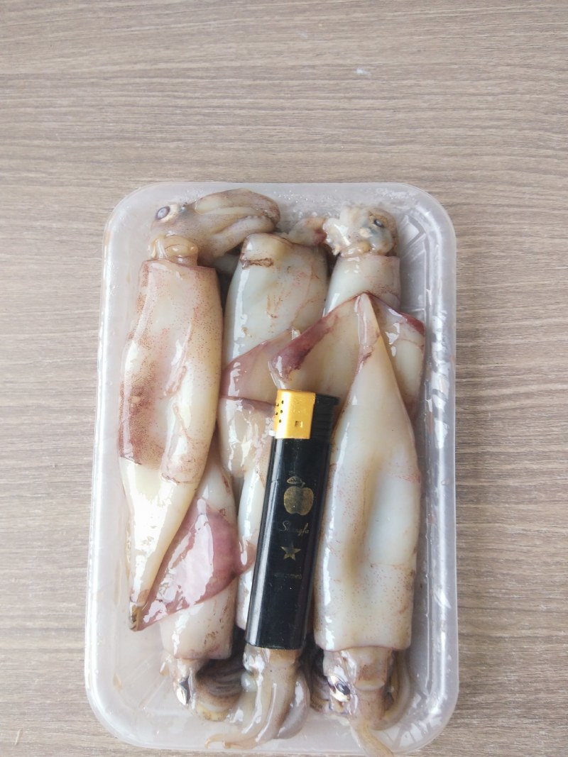 精品小鱿鱼净重450克一盒