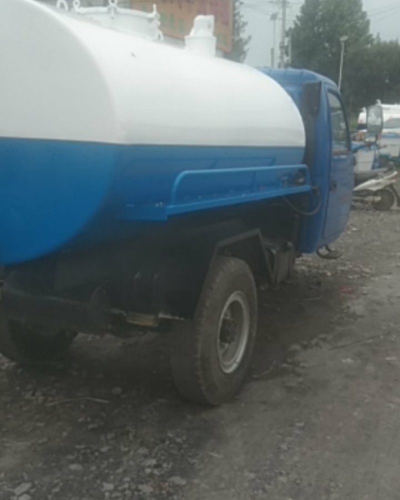 五征全封闭三轮吸粪车吸粪车，3方大灌农用吸粪车