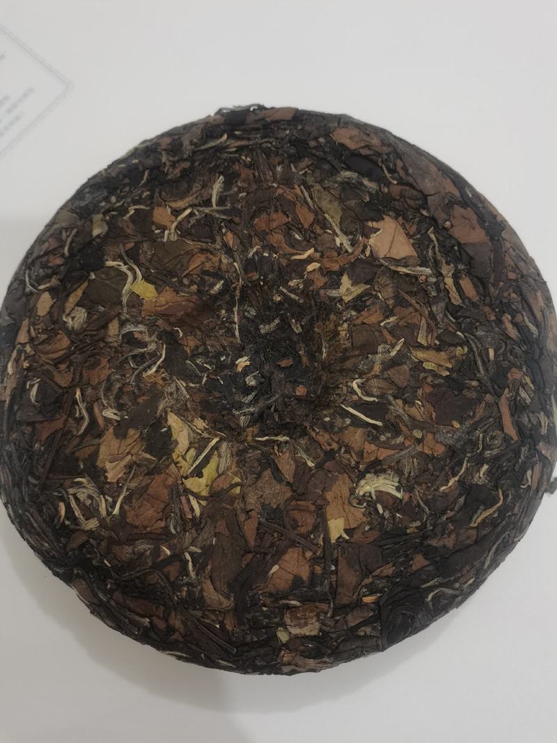 自家茶园产福鼎大白茶，15、16年茶叶加工成350g茶饼