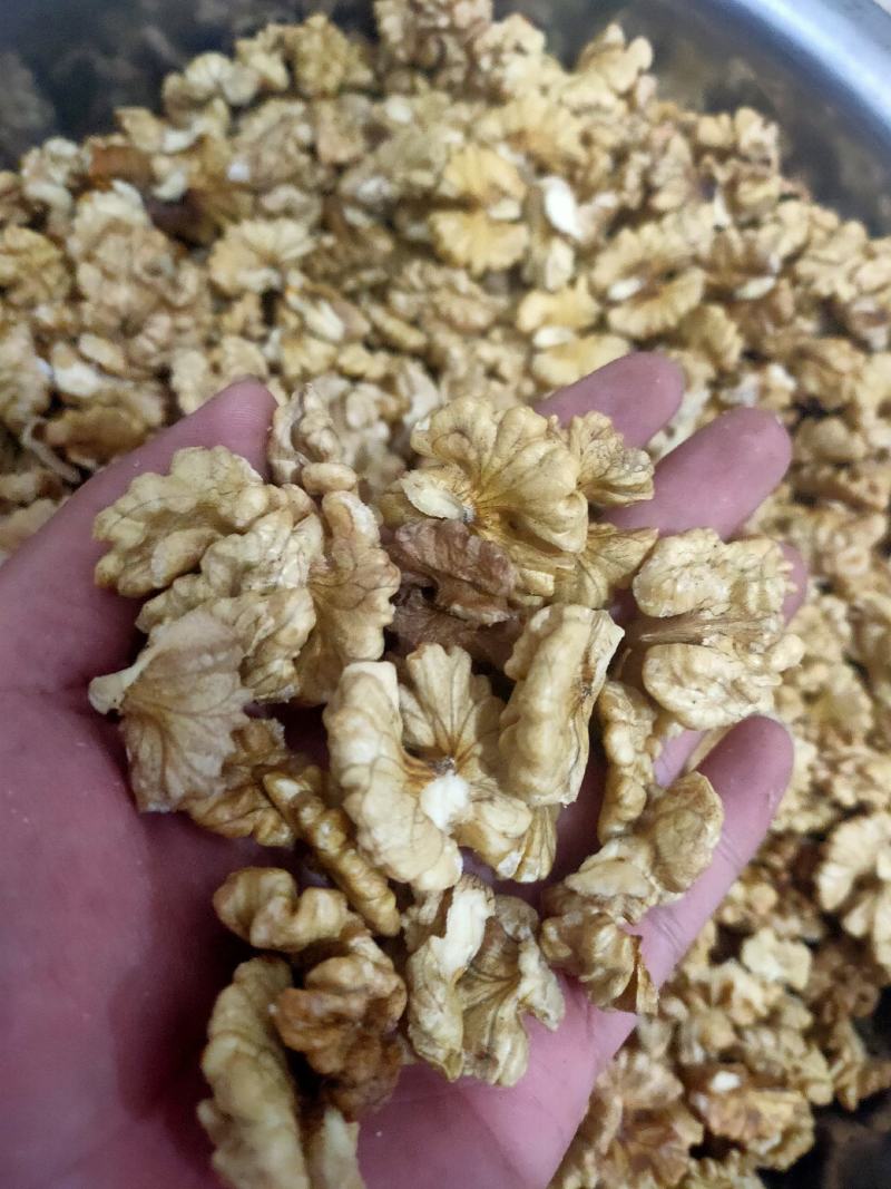 云南一路尖白核桃仁新货核桃仁（厂家直销批发）