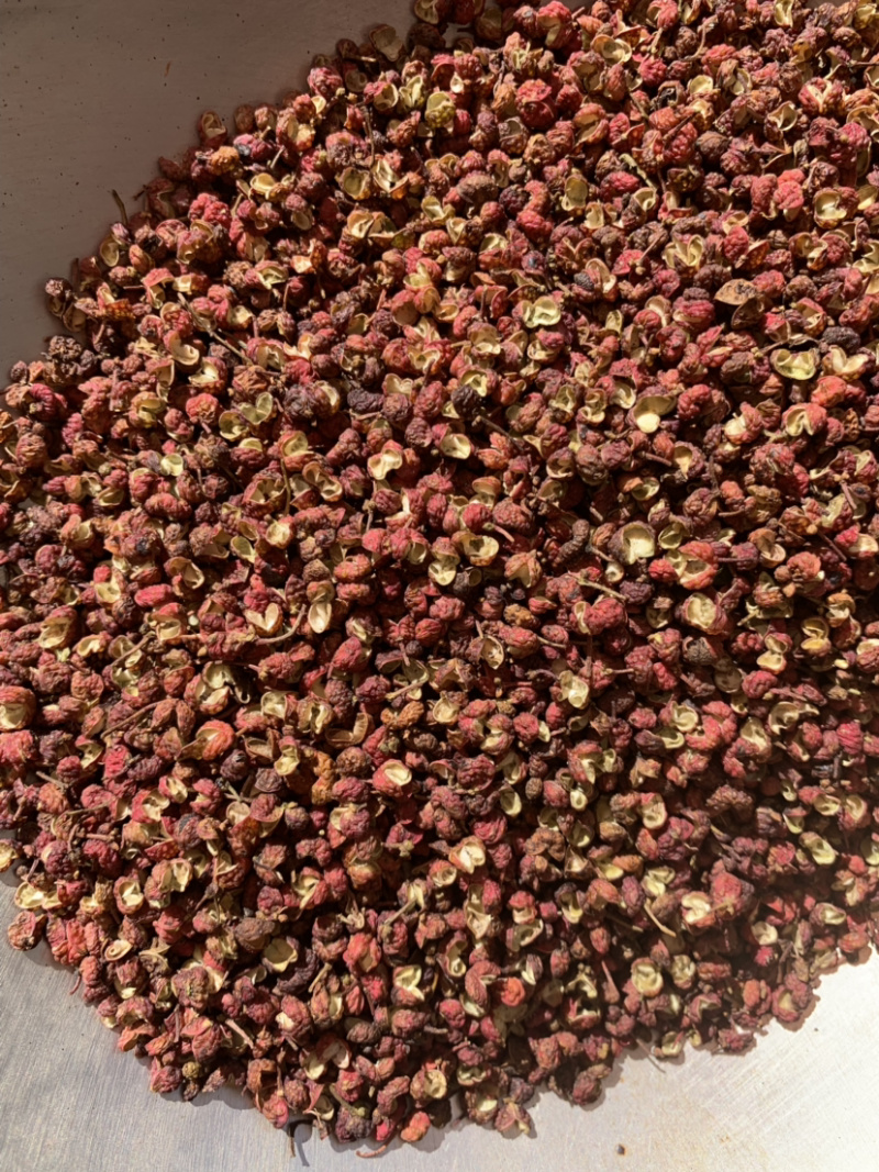 正宗陕西韩城大红袍红花椒。颜色好，颗粒好，色选机筛选