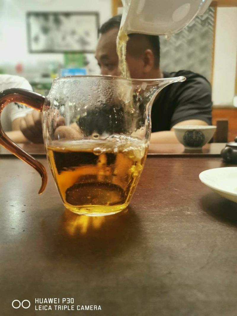 云南景迈大叶种白茶饼