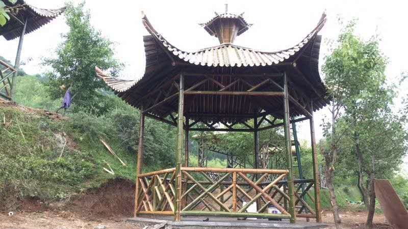 竹木建造竹护栏，竹亭，竹大门