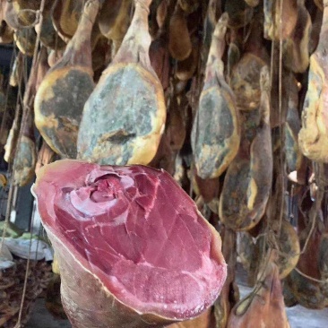 云南宣化火腿地摊热卖肉制品具体可以加微私聊