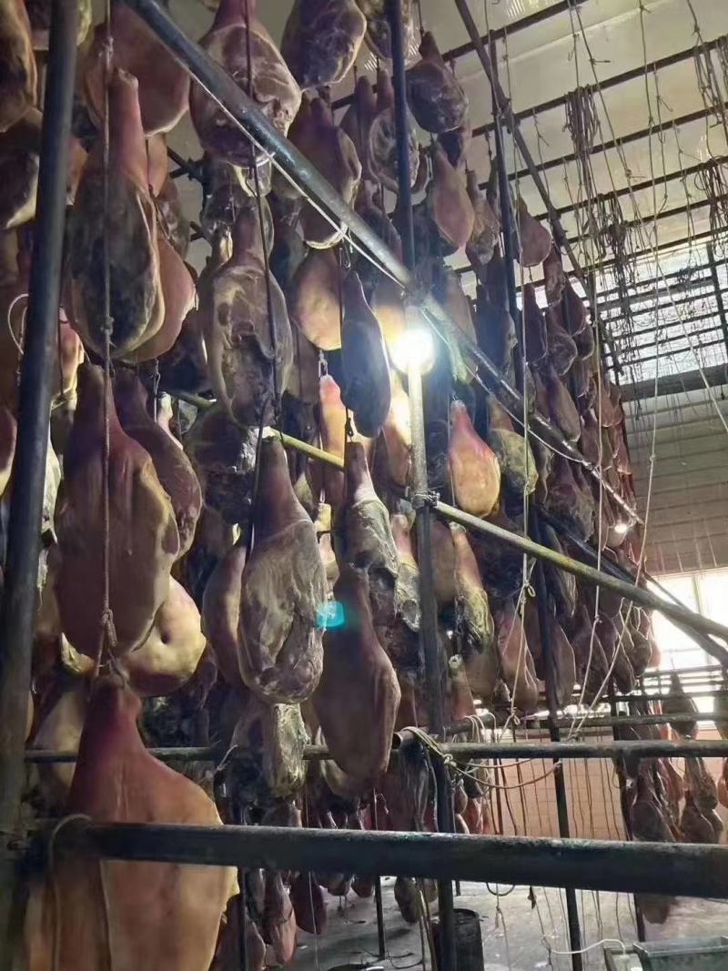 云南宣化火腿地摊热卖肉制品具体可以加微私聊