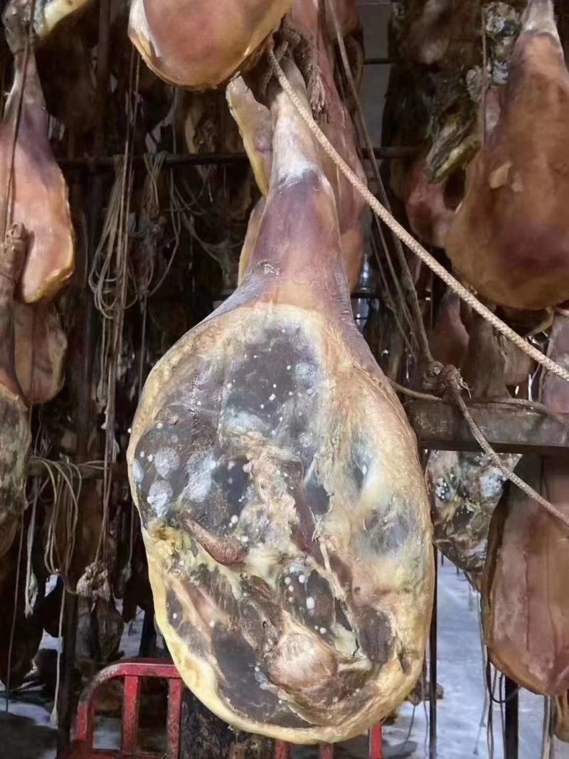 云南宣化火腿地摊热卖肉制品具体可以加微私聊