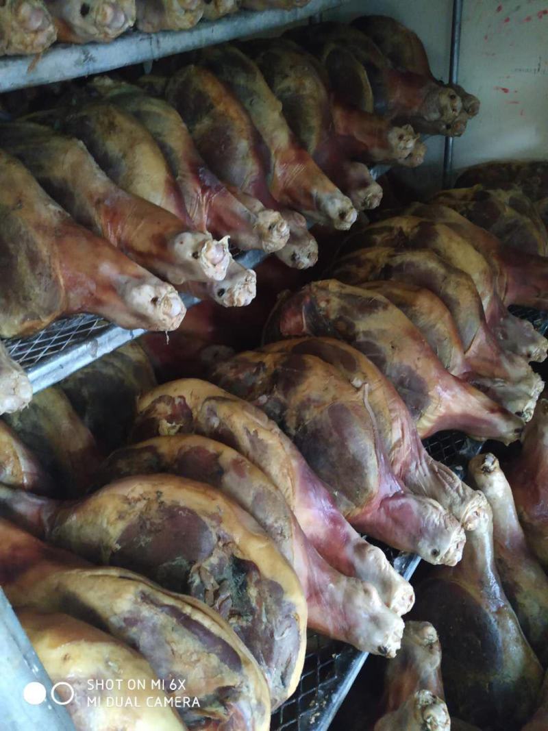 云南宣化火腿地摊热卖肉制品具体可以加微私聊