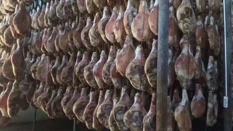 云南宣化火腿地摊热卖肉制品具体可以加微私聊