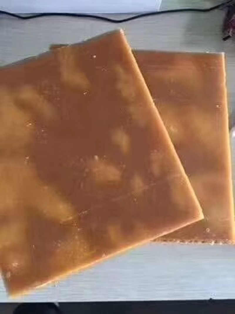 地摊热卖梨膏糖系列三种货价格也很多，具体的私聊