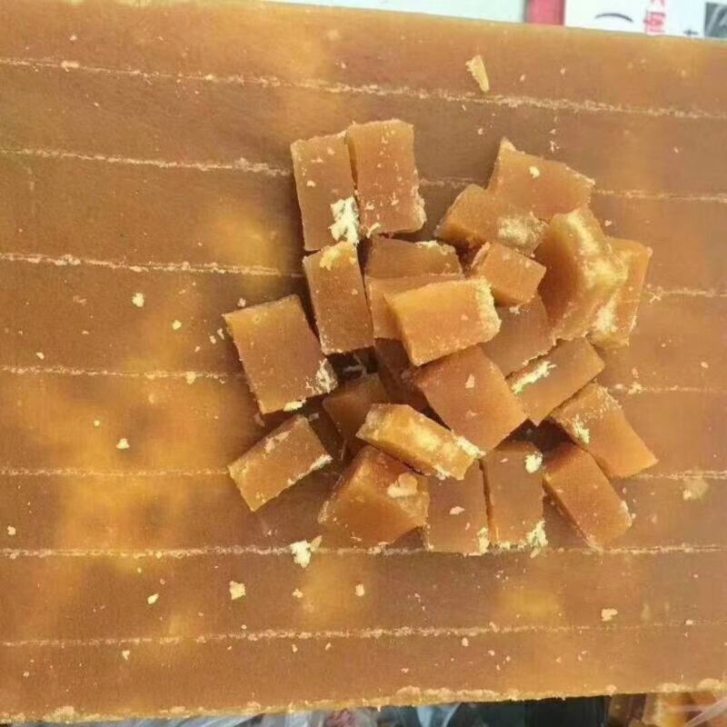 地摊热卖梨膏糖系列三种货价格也很多，具体的私聊