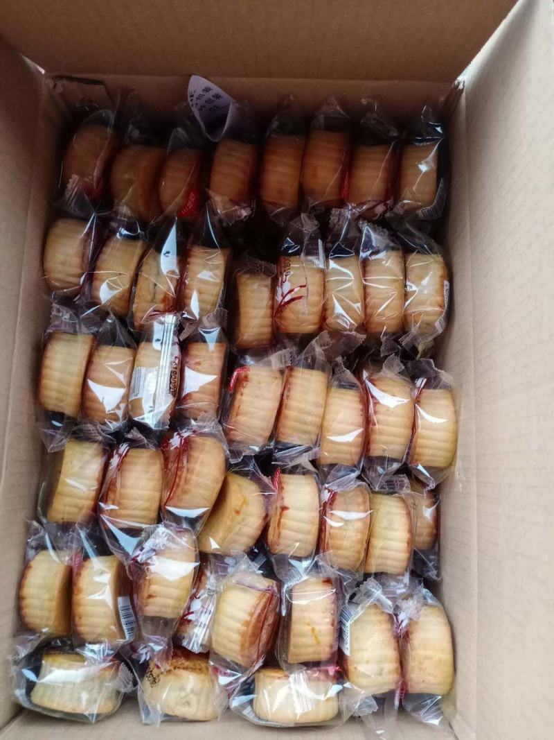 中秋节月饼厂家提前开始出货了，大家可以提前预定了