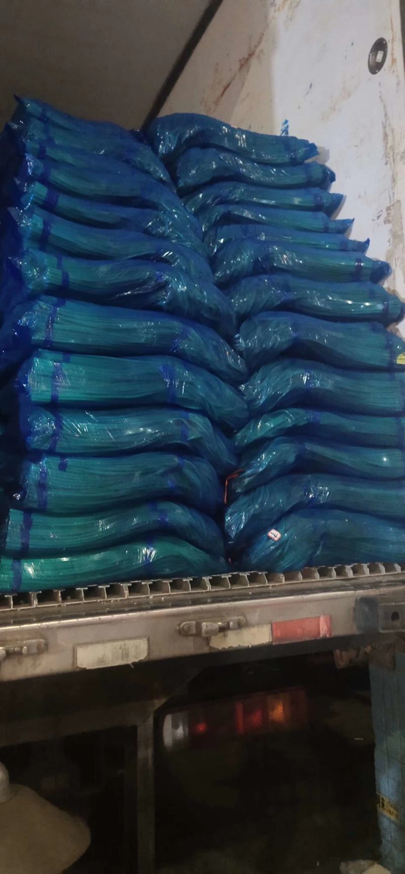 精品杂交红帽蒜薹，全国发货，量大从优，价格合理，产地直发