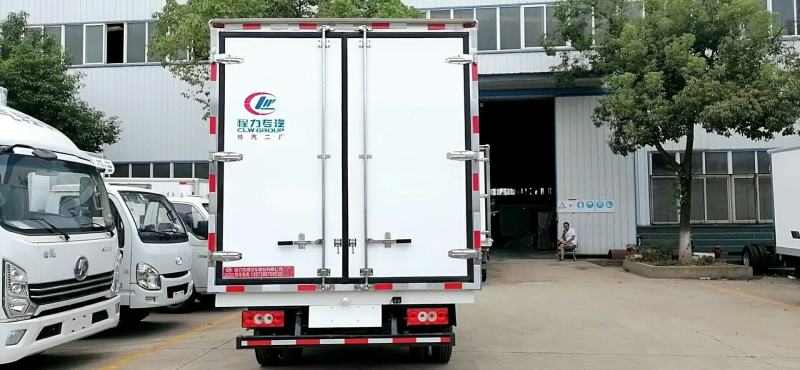 国六福田奥铃速运排半冷藏车