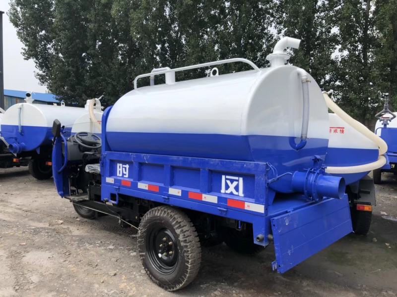 吸污车三轮吸粪车，二手吸污车，柴油三轮吸粪车