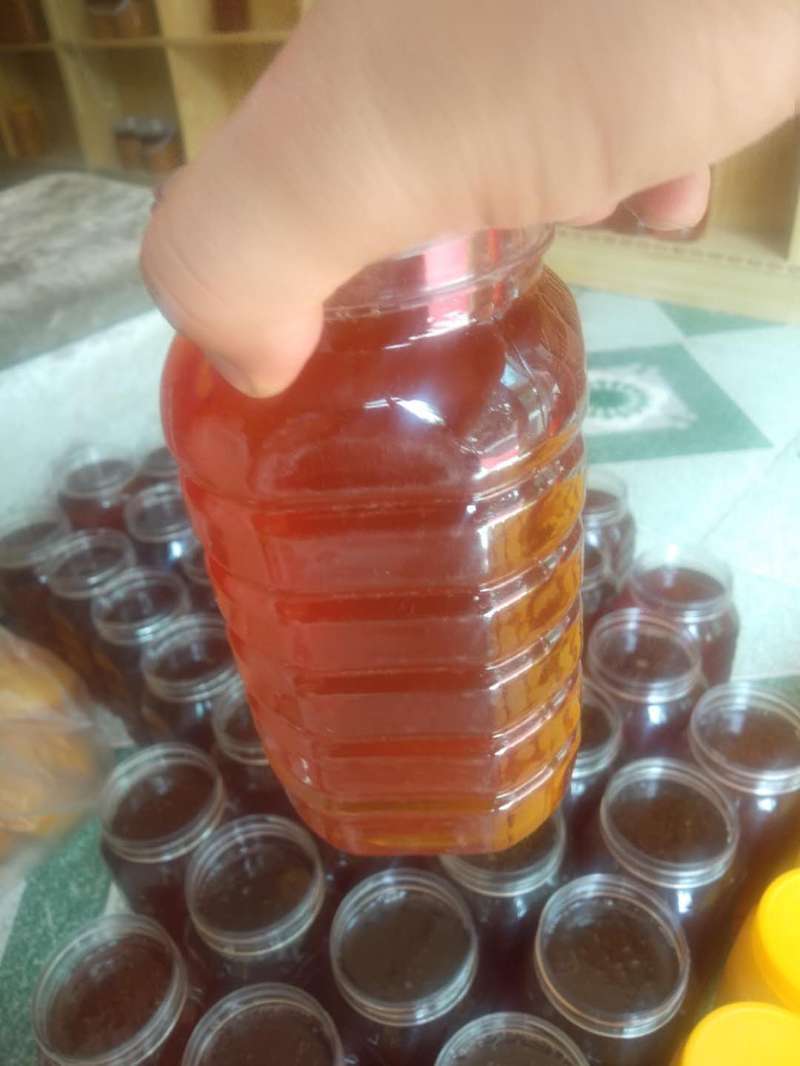 新疆本地蜂蜜纯蜂蜜没加工