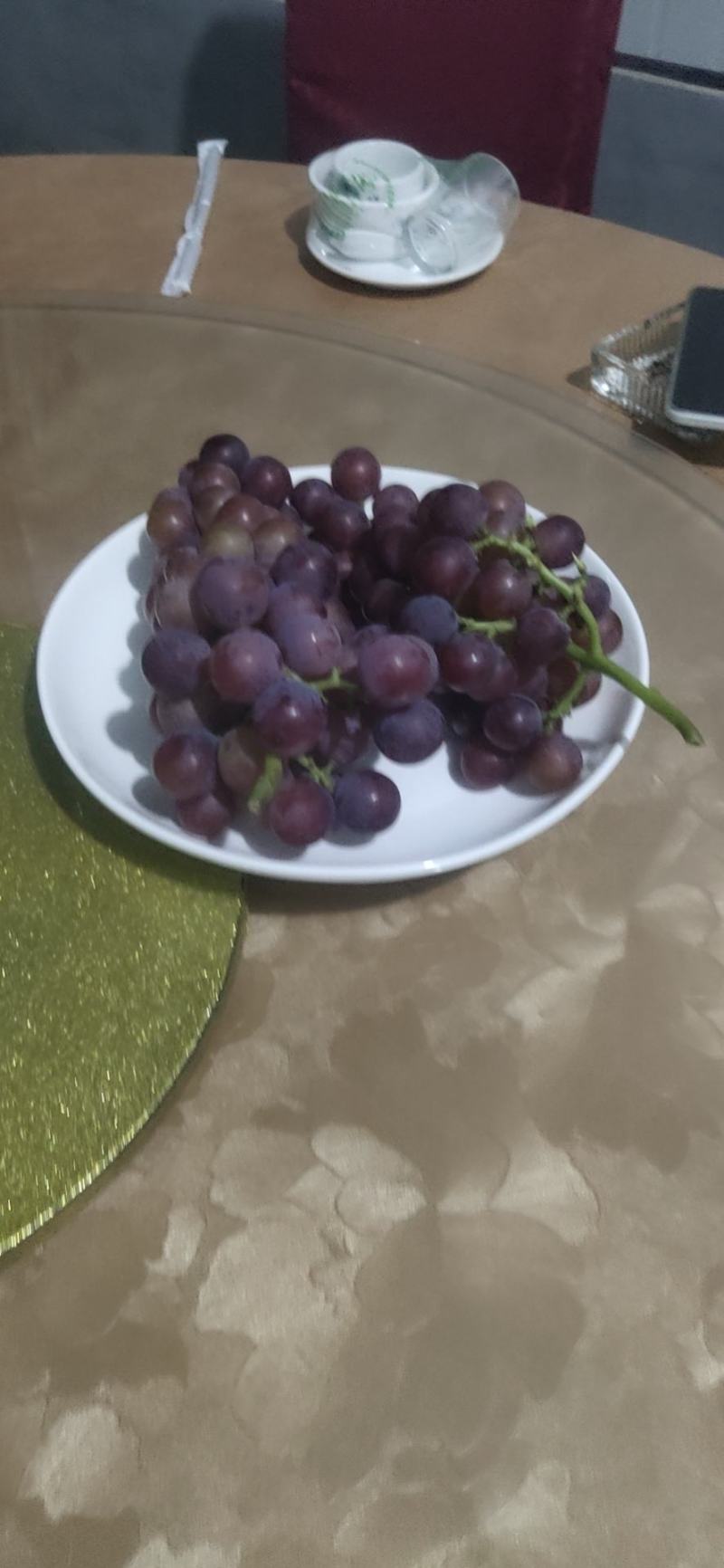 山东平度优质红富士苹果，皮薄，脆甜可口。