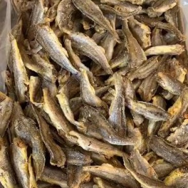 香酥黄花鱼，酥酥翠翠的，即食，非常好吃。