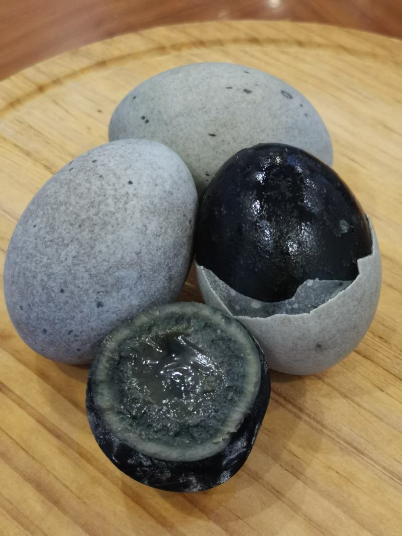 江西松花蛋皮蛋常年批发松花蛋鸭蛋，质量可靠，一手货源
